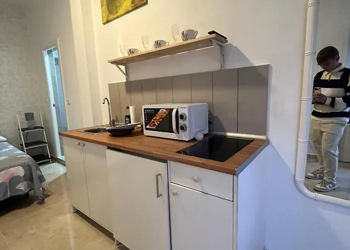 Local 5 Puerto Colon * אדחה